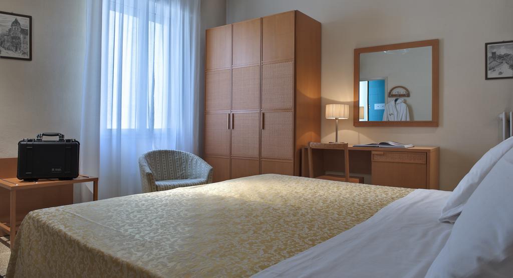 Hotel Terme Bologna Abano Terme Szoba fotó